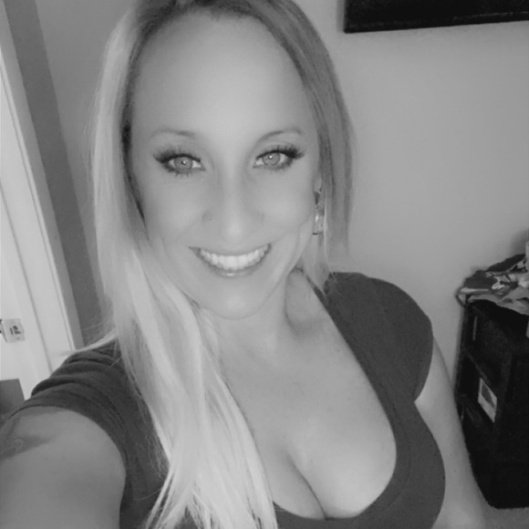 Meet your Posher, Chelsee - Picture 1 of 6